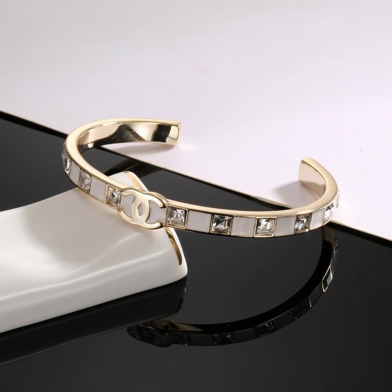 Chanel Bracelet 05yxs18